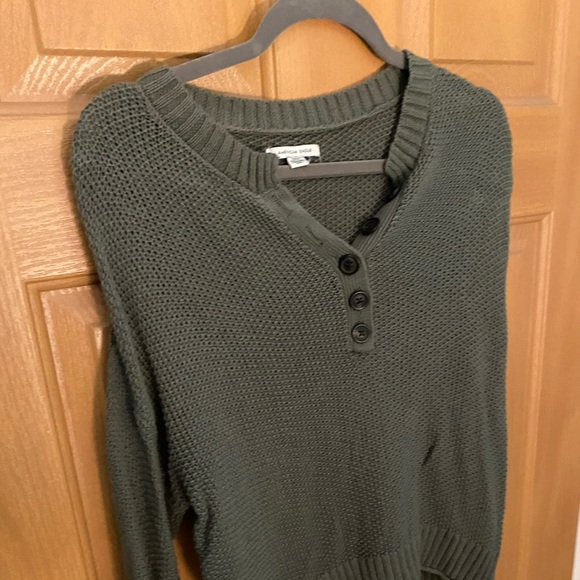 American Eagle sweater - Picture 2 of 2